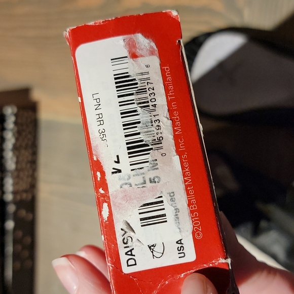 Capezio Full Sole Leather Daisy Shoe - 205 - Picture 5 of 9